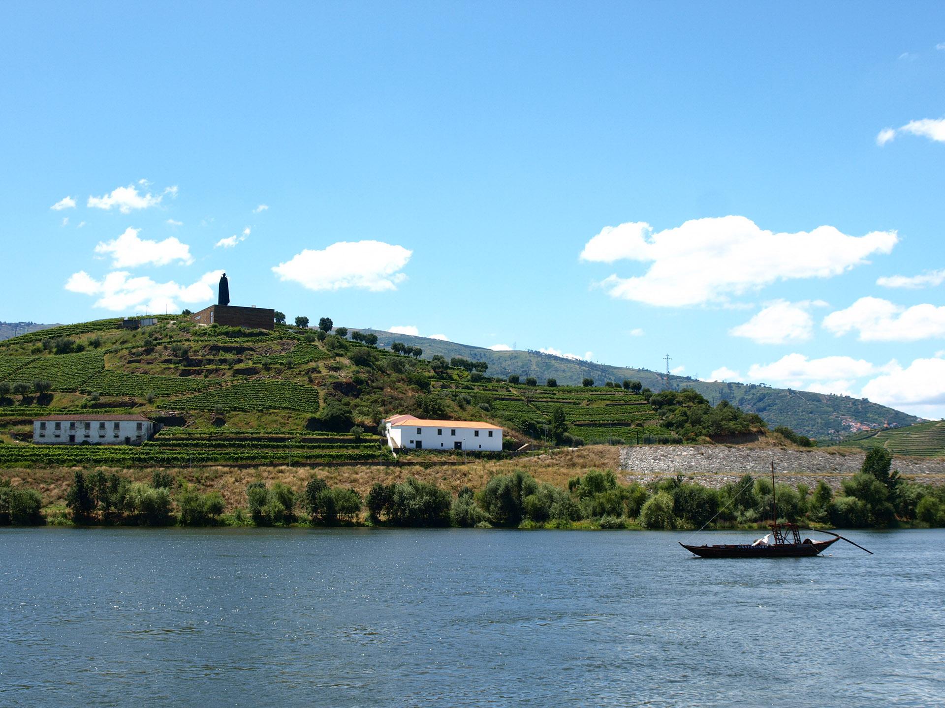 Os 5 Cruzeiros no Douro para 2025 que vai perder se n&atilde;o reservar j&aacute;! Prepare-se para uma Viagem Inesquec&iacute;vel!